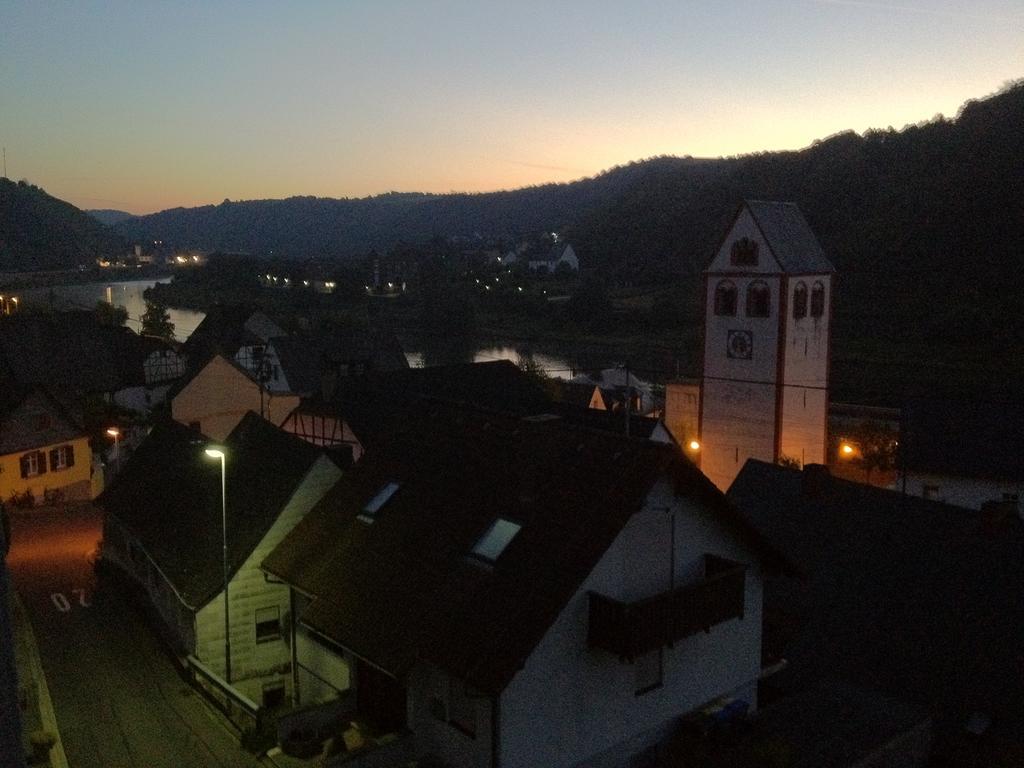Ferienwohnungen Haus Am Wuerzlaysteig Lehmen ภายนอก รูปภาพ